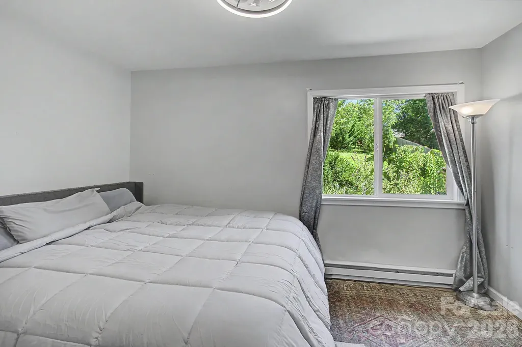 102 Wicklow Drive Asheville NC 28806