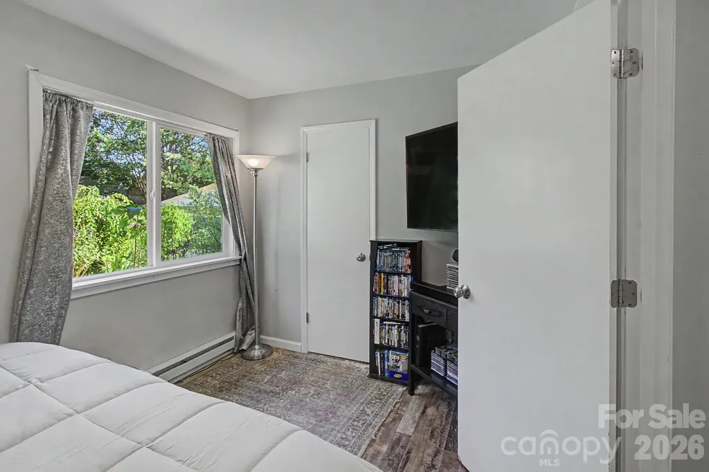 102 Wicklow Drive Asheville NC 28806