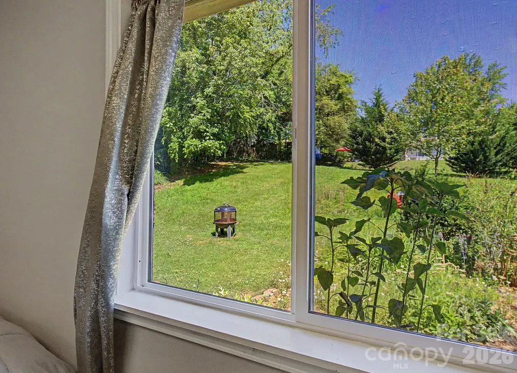 102 Wicklow Drive Asheville NC 28806