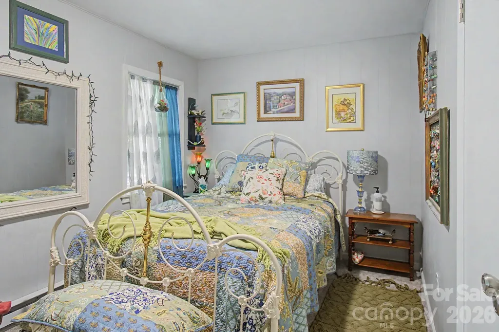 102 Wicklow Drive Asheville NC 28806