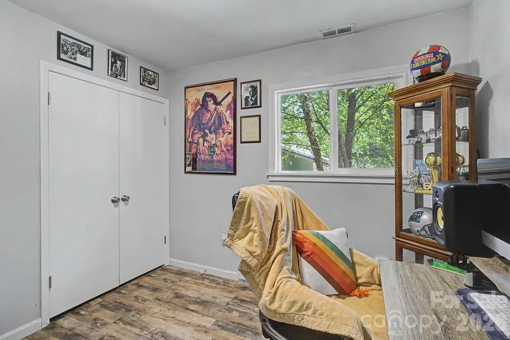 102 Wicklow Drive Asheville NC 28806