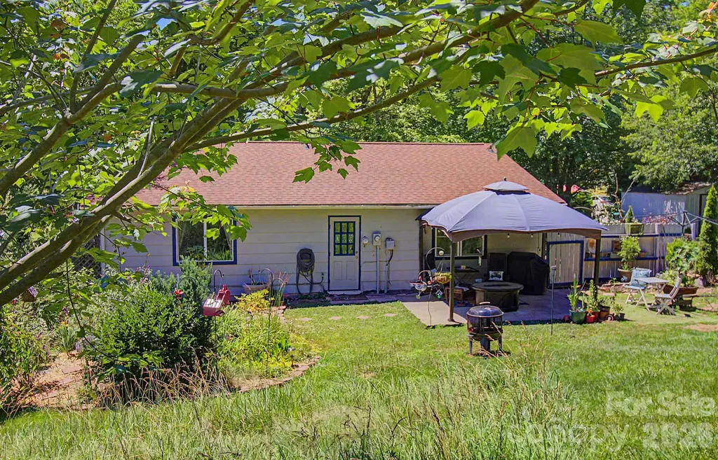 102 Wicklow Drive Asheville NC 28806