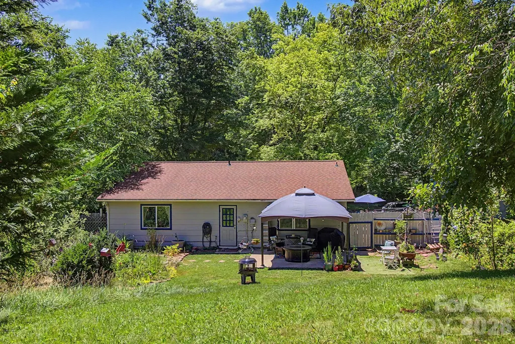 102 Wicklow Drive Asheville NC 28806