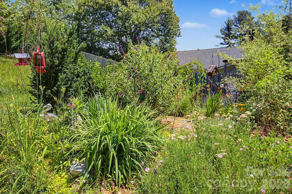 102 Wicklow Drive Asheville NC 28806