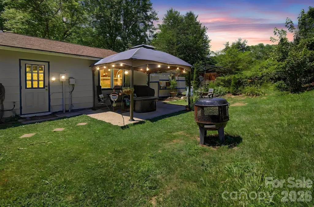 102 Wicklow Drive Asheville NC 28806