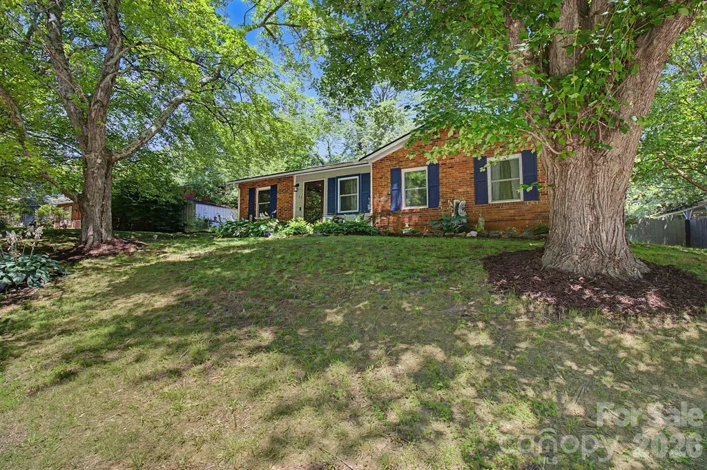 102 Wicklow Drive Asheville NC 28806