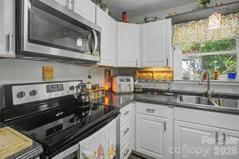102 Wicklow Drive Asheville NC 28806
