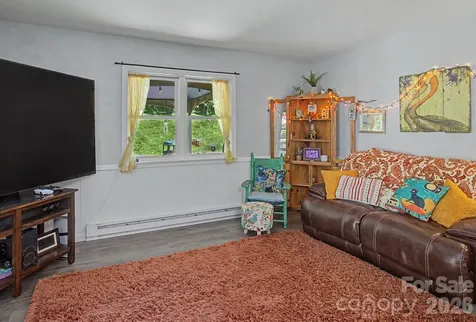 102 Wicklow Drive Asheville NC 28806