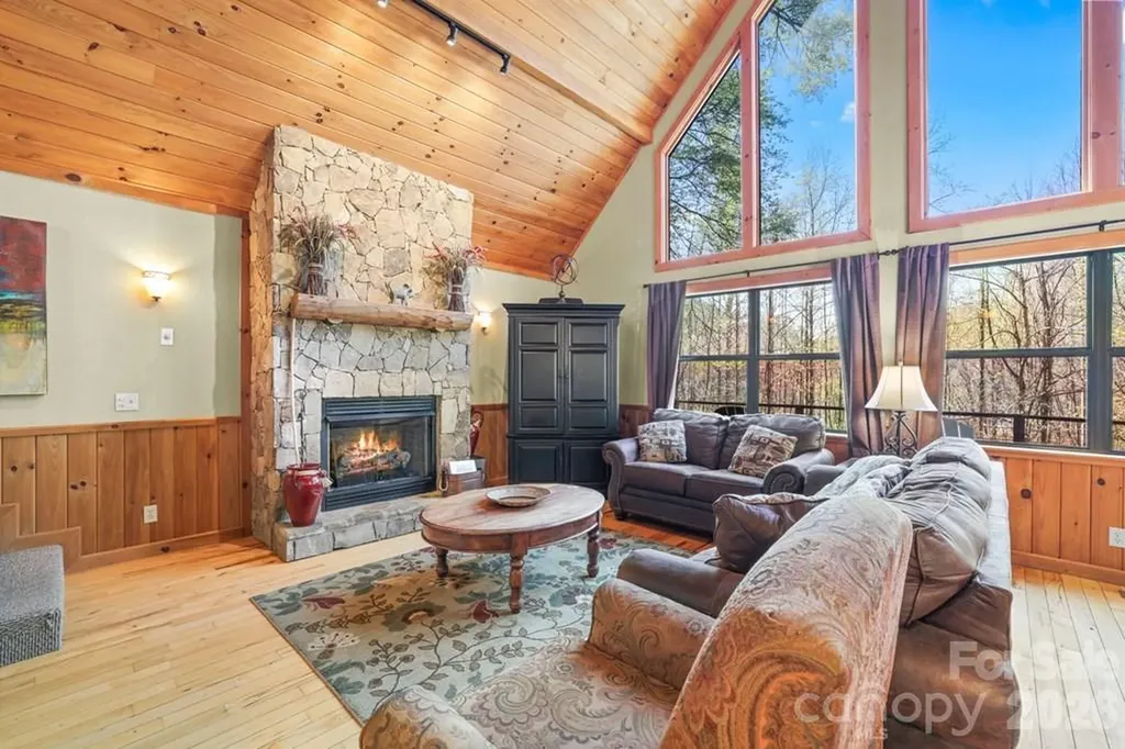 210 Chickadee Drive Bryson City NC 28713