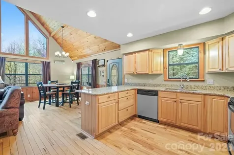 210 Chickadee Drive Bryson City NC 28713