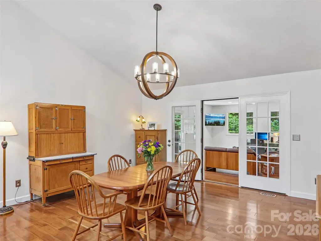 3106 Essex Path Hendersonville NC 28791