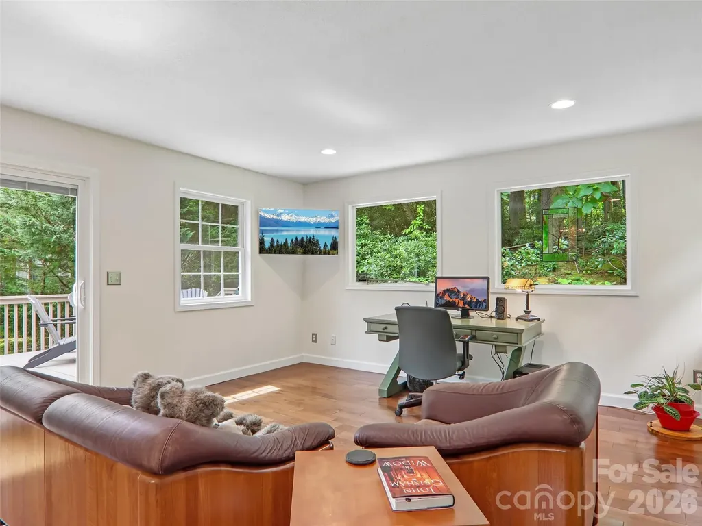 3106 Essex Path Hendersonville NC 28791