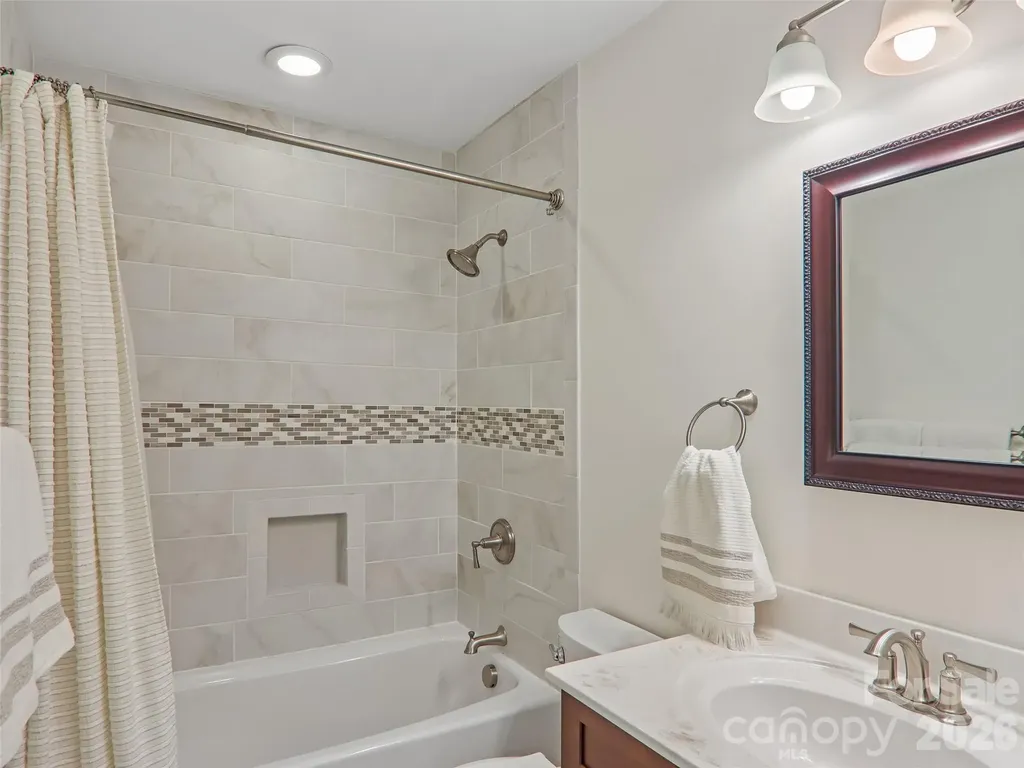 3106 Essex Path Hendersonville NC 28791