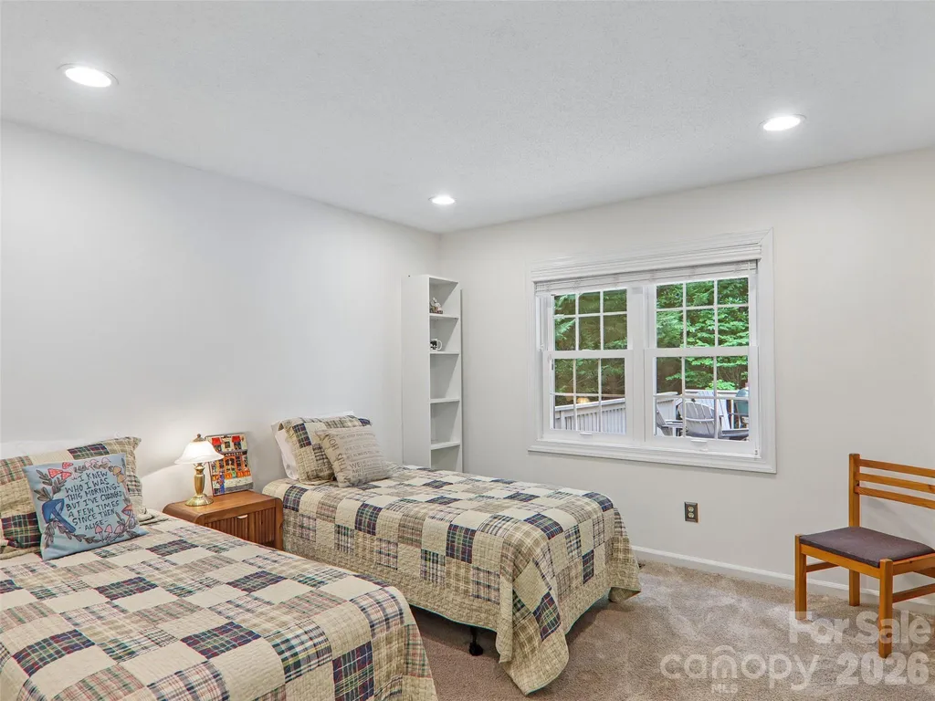 3106 Essex Path Hendersonville NC 28791