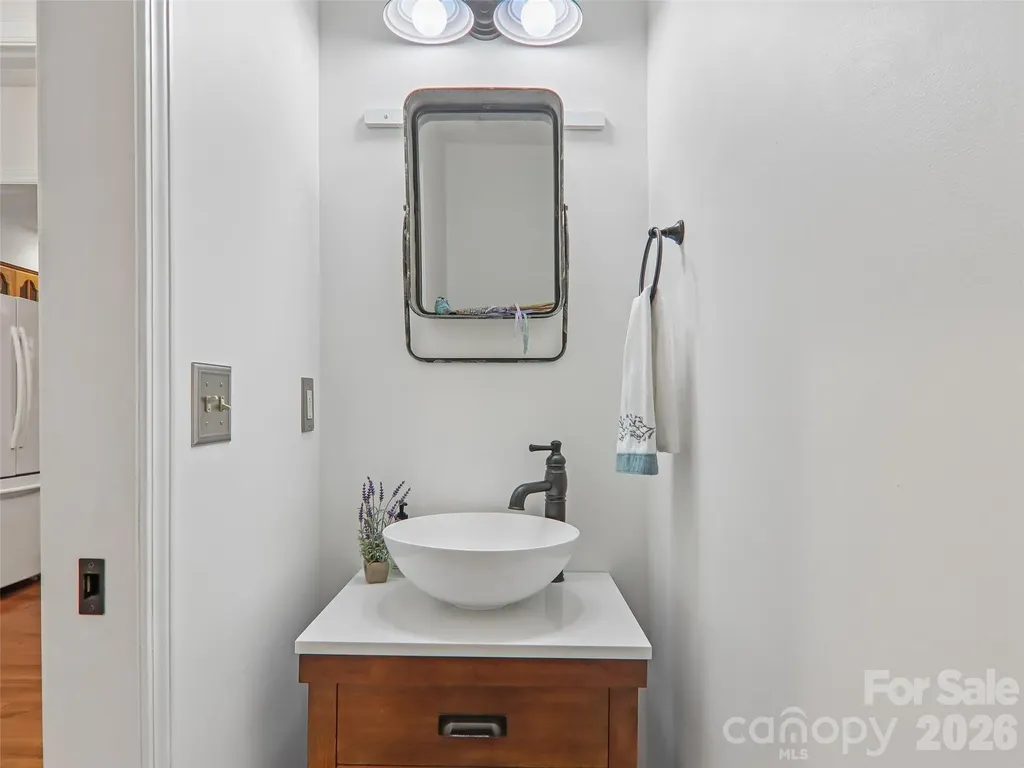 3106 Essex Path Hendersonville NC 28791