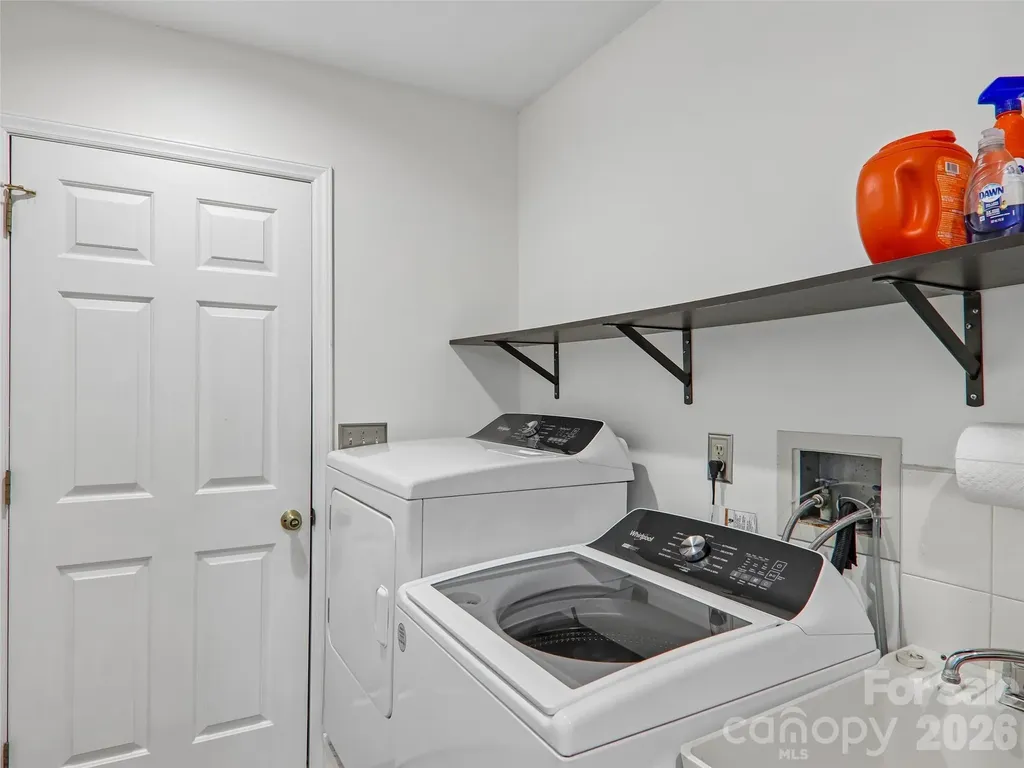 3106 Essex Path Hendersonville NC 28791