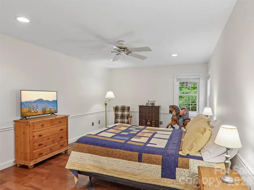 3106 Essex Path Hendersonville NC 28791