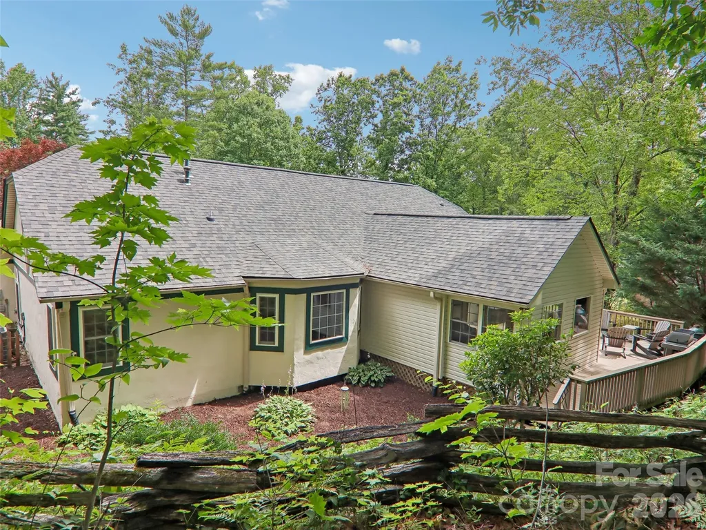 3106 Essex Path Hendersonville NC 28791