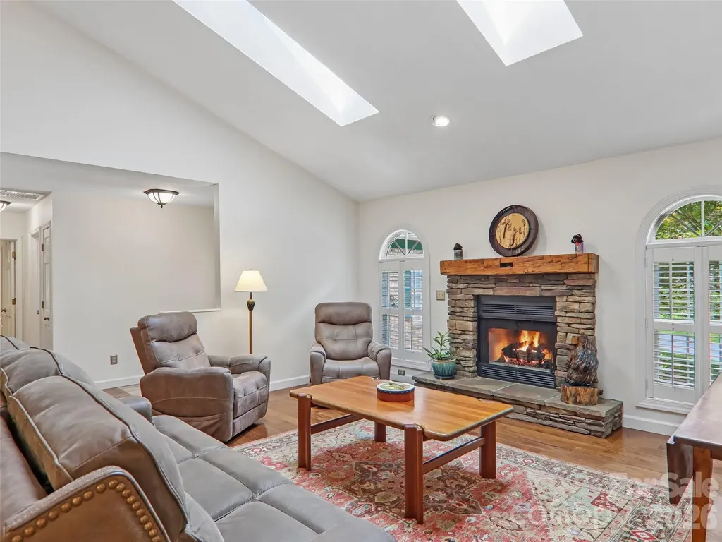 3106 Essex Path Hendersonville NC 28791