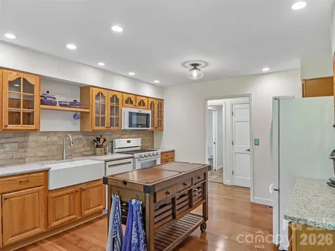 3106 Essex Path Hendersonville NC 28791