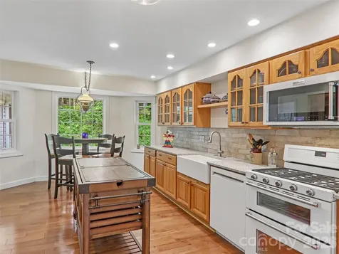 3106 Essex Path Hendersonville NC 28791