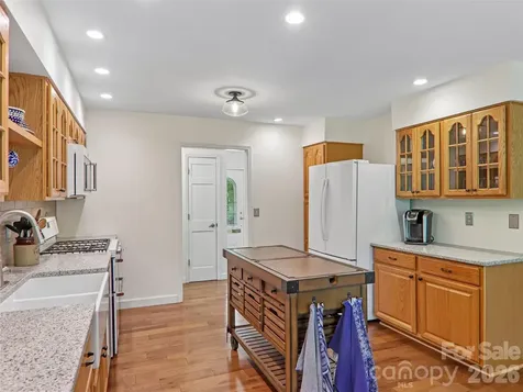 3106 Essex Path Hendersonville NC 28791