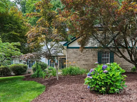 3106 Essex Path Hendersonville NC 28791