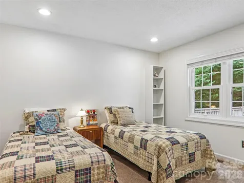 3106 Essex Path Hendersonville NC 28791
