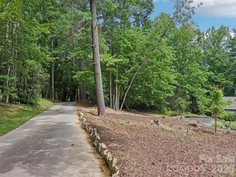3106 Essex Path Hendersonville NC 28791