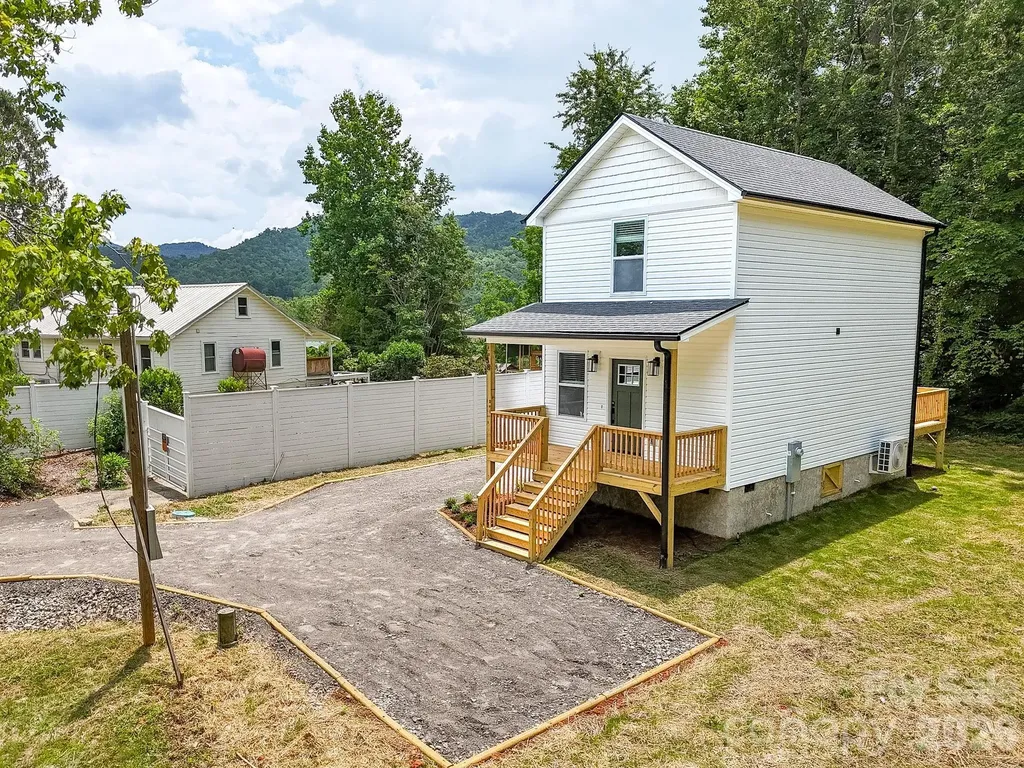 58 Taft Street Black Mountain NC 28711