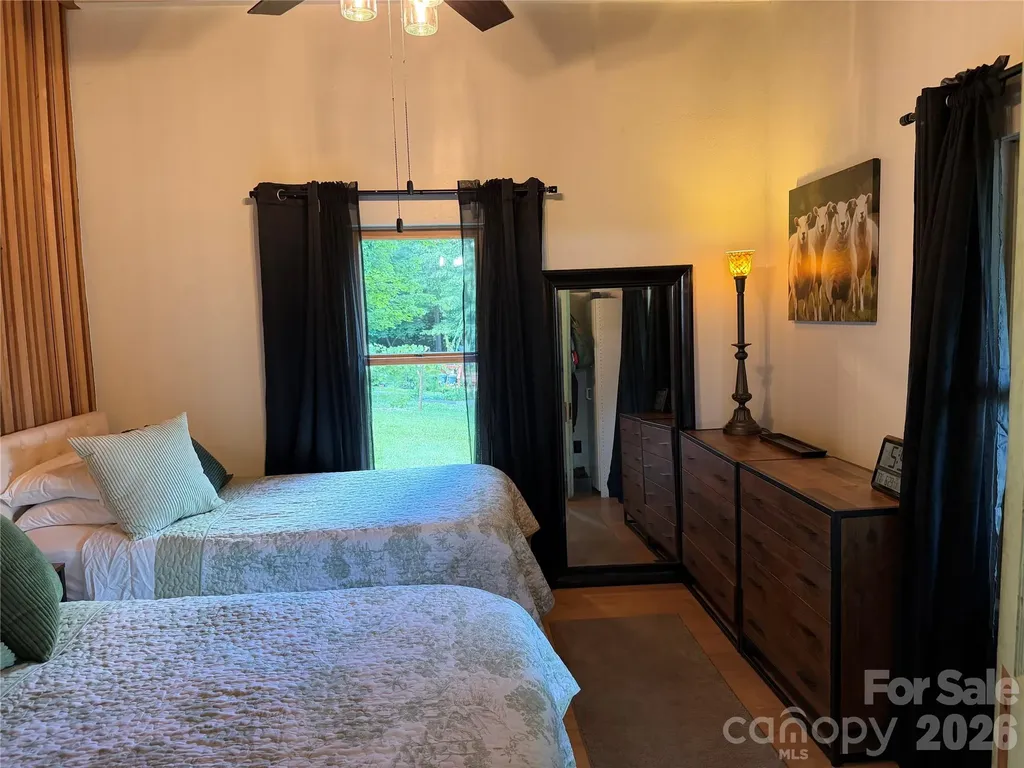38 Lloyd Barnwell Road Hendersonville NC 28792