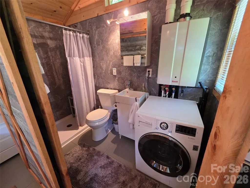 38 Lloyd Barnwell Road Hendersonville NC 28792
