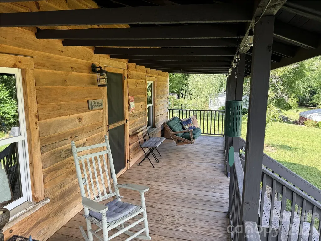 38 Lloyd Barnwell Road Hendersonville NC 28792