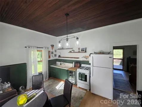 38 Lloyd Barnwell Road Hendersonville NC 28792
