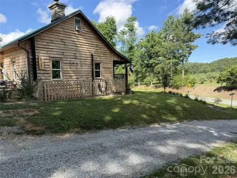 38 Lloyd Barnwell Road Hendersonville NC 28792