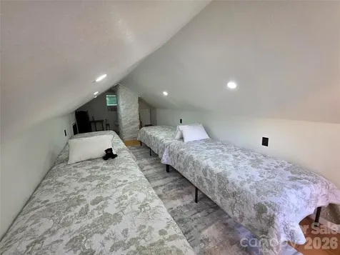 38 Lloyd Barnwell Road Hendersonville NC 28792