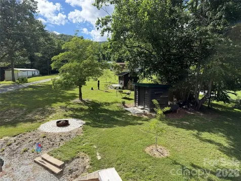 38 Lloyd Barnwell Road Hendersonville NC 28792