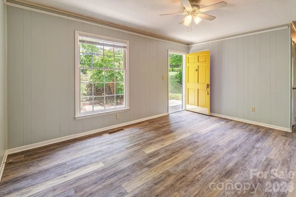 364 Pearson Drive Asheville NC 28801