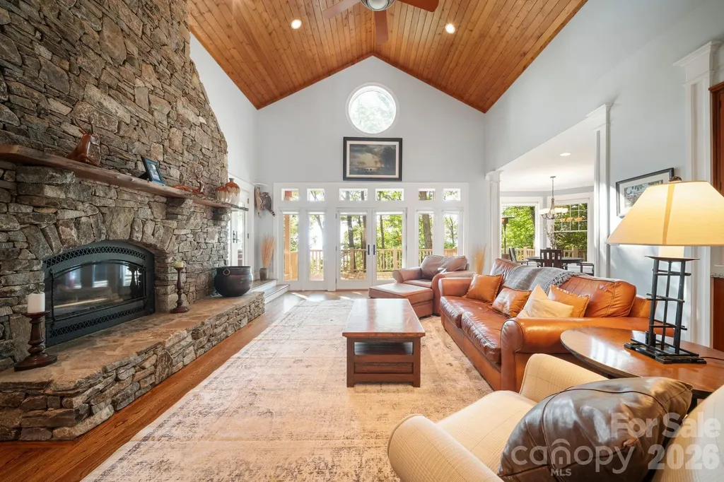 108 Flame Azalea Drive Swannanoa NC 28778
