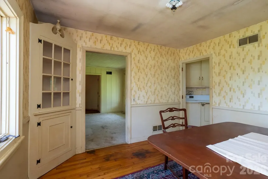 115 Church Street Burnsville NC 28714