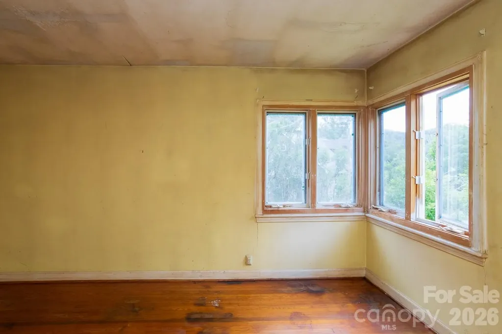 115 Church Street Burnsville NC 28714