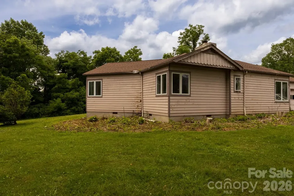 115 Church Street Burnsville NC 28714