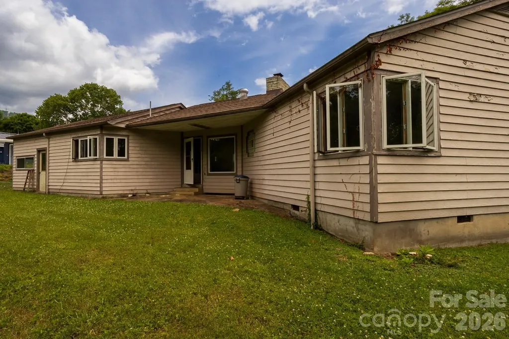 115 Church Street Burnsville NC 28714
