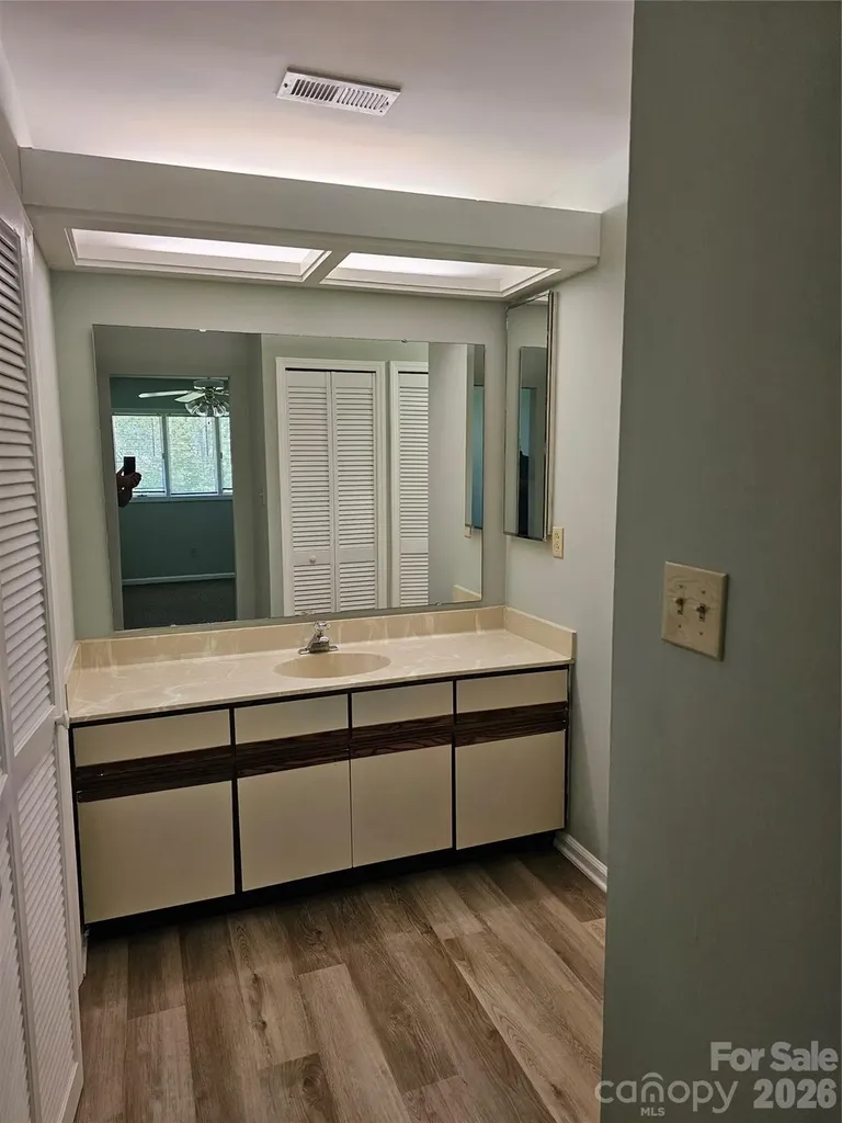 1831 J Julian Lane Charlotte NC 28208