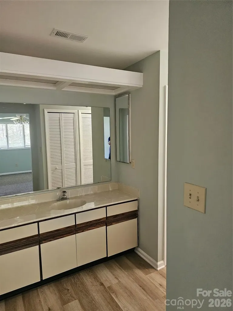 1831 J Julian Lane Charlotte NC 28208