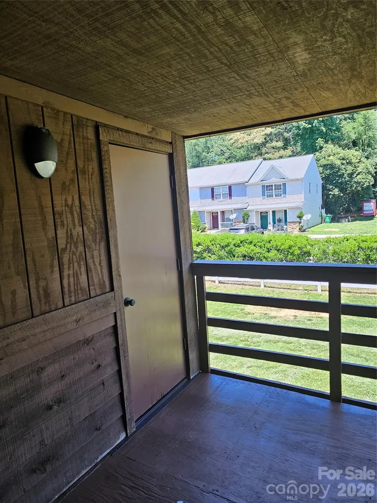 1831 J Julian Lane Charlotte NC 28208