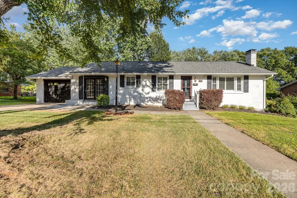 1355 Leheigh Court Winston Salem NC 27103