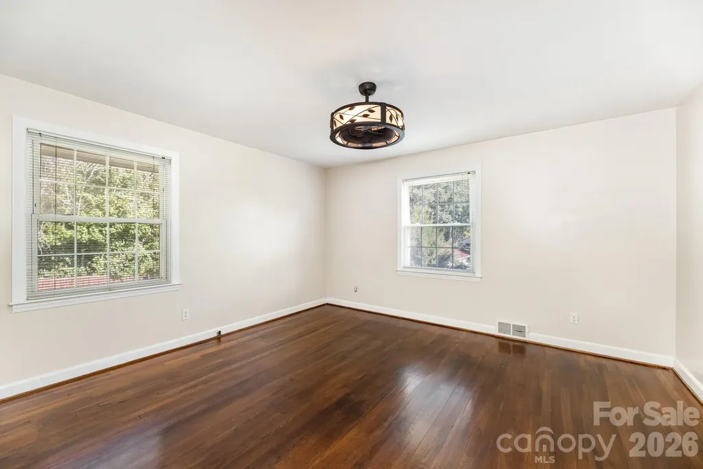 1355 Leheigh Court Winston Salem NC 27103