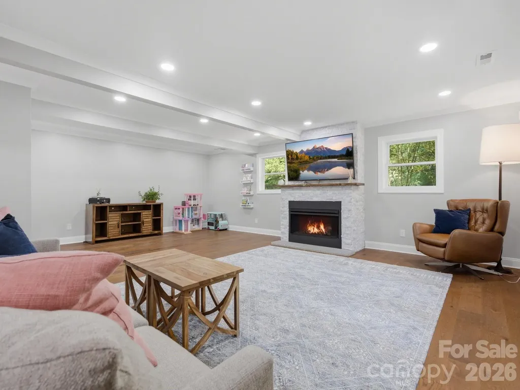 6819 Woodstock Drive Charlotte NC 28210