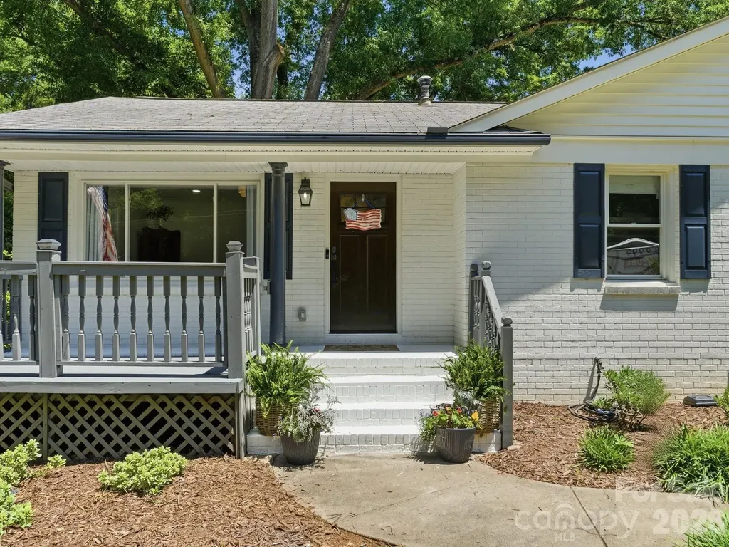 6819 Woodstock Drive Charlotte NC 28210